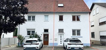 Großzügige Doppelhaushälfte mit Garage und Garten in 78586 Deilingen