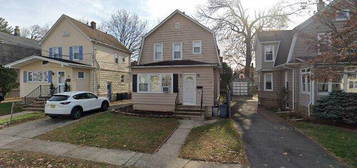 93 Erie St, Dumont, NJ 07628