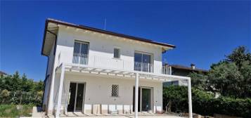 Villa in vendita in via Calabria s.n.c
