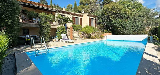 Villa  à vendre, 6 pièces, 4 chambres, 137 m²