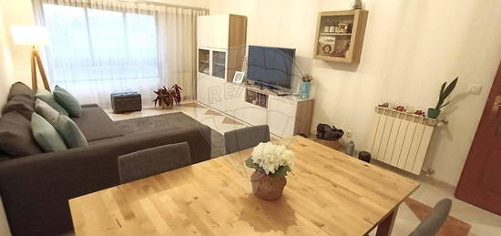 Apartamento T2 à venda em Mem Martins