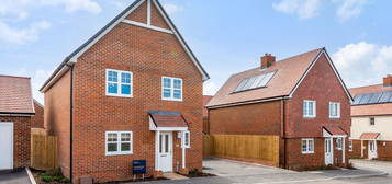 4 bed detached house for sale