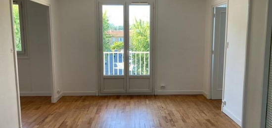 Location appartement 4 pièces 65 m²