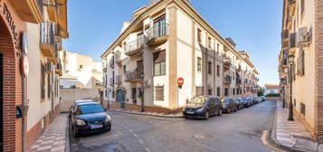 Piso en venta en Calle Manuel Vazquez Montalban, 4, La Zubia Ciudad