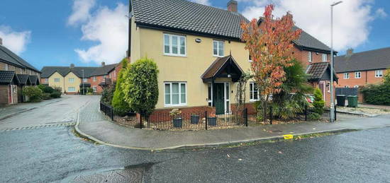 4 bedroom link detached house