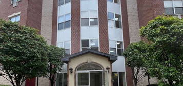 38 Knightsbridge Rd Apt 1K, Great Neck, NY 11021