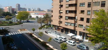 Piso de alquiler en Mestalla