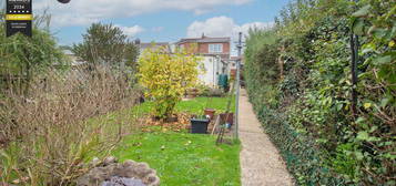 3 bed semi-detached house for sale