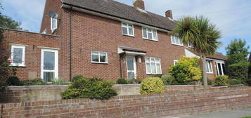 5 bedroom semi-detached house to rent