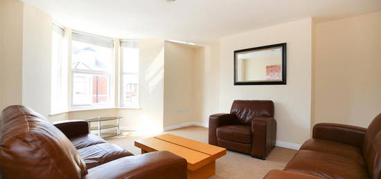 Maisonette to rent in Holmwood Grove, Jesmond, Newcastle Upon Tyne NE2