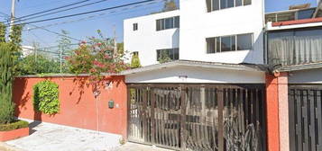 Casa en Venta en Rinconada Coapa 2A Sección