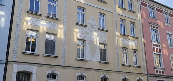 Vollständig renovierte 2-Zimmer-Wohnung mit Balkon und EBK in Gera