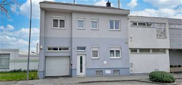 Einfamilienhaus in Wiener Neustadt mit großem Garten und Garage - perfektes Zuhause für die Familie