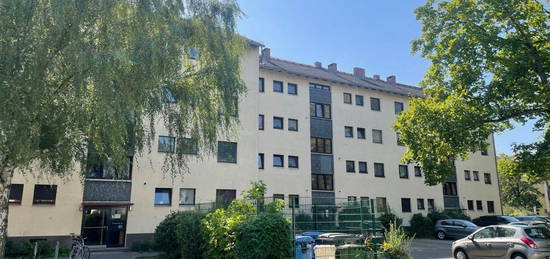 Frisch renovierte 2-Zimmer Wohnung mit Balkon in Reinickendorf