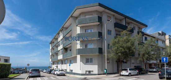 Arrendamento de Apartamento T3  na rua Oliveira Lessa