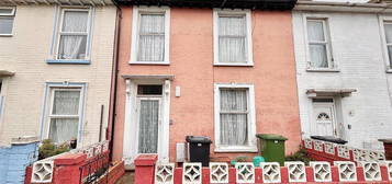 5 bedroom terraced house for sale