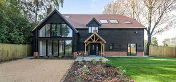 6 bedroom detached house for sale