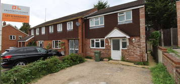 Semi-detached house to rent in Cabell Road, Guildford GU2