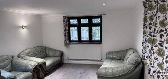 Detached house to rent in Wraysbury, Staines-Upon-Thames TW19