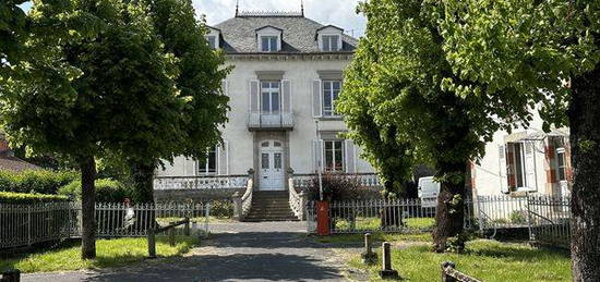 Appartement avec Terrasse Privée et Jardin - A côté de l'hôpital AURILLAC