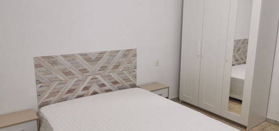 Apartamento en plaza Ghandi en Ponent, Reus