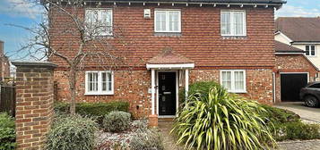 5 bedroom detached house