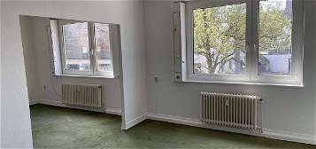 NIESEN IMMOBILIEN -  Köln Weidenpesch - Wohnung mit Entwicklungspotenzial - Option auf 2. Wohnung