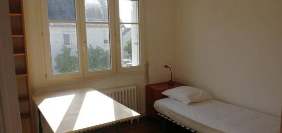 Studio meublé  à louer, 1 pièce, 12 m², Étage 1/–