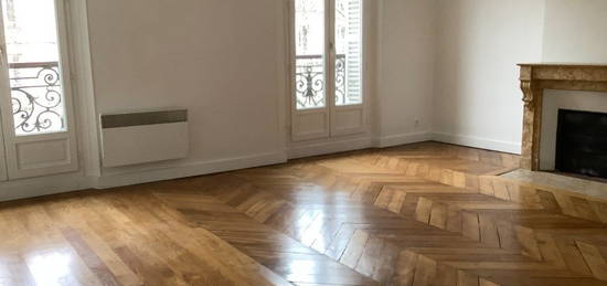 Appartement  à louer, 3 pièces, 2 chambres, 64 m²