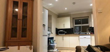 2 bed flat to rent