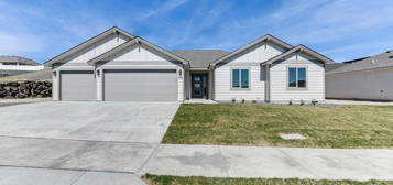 6595 W  30th Pl, Kennewick, WA 99338