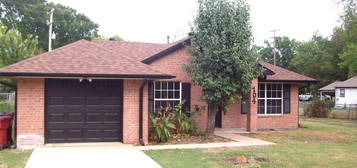 104 S Poplar St, Leonard, TX 75452