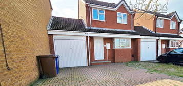 Detached house to rent in Lyne Court, Burton-On-Trent DE14