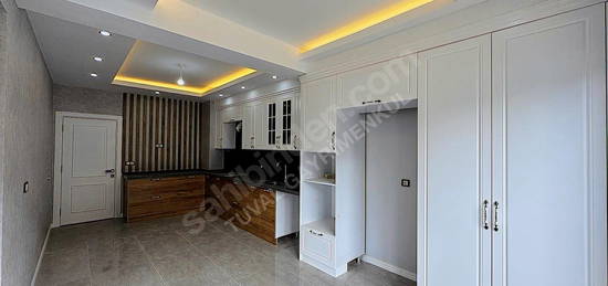 TUVALDEN SAĞLIK OCAĞI YANI 185M2 3+1 G.ODALI FIRSAT ARAKAT DAİRE