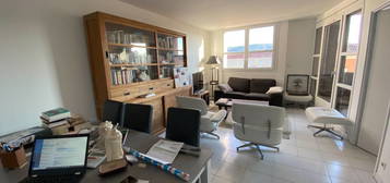 Appartement Aix En Provence 4 pièce(s) 88.30 m2 - vide - parking