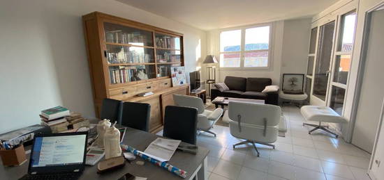 Appartement Aix En Provence 4 pièce(s) 88.30 m2 - vide - parking