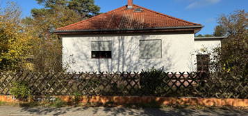 Sehr schönes Grundstück in Toplage Berlin-Heiligensee mit kleinem Bungalow