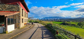 Chalet en barrio La Rasa en Colunga