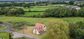 3 bed detached house for sale