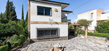 Casa o chalet en venta en De las Adelfas, Cájar