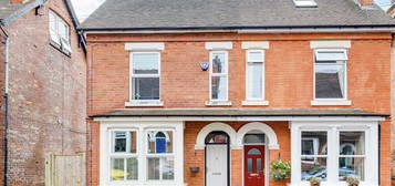 4 bedroom semi-detached house for sale