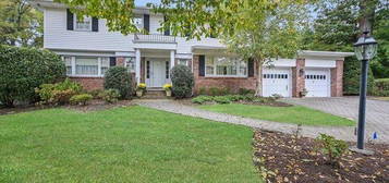 8 Egan Pl, Englewood Cliffs, NJ 07632