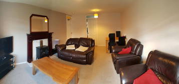 3 bed flat to rent