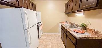 136 Capitol View Ter Apt 7, Madison, WI 53713