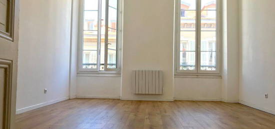 Appartement  à louer, 3 pièces, 3 chambres, 101 m²