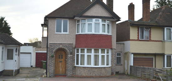 Detached house to rent in Kingston Road, Ewell, Surrey. KT19