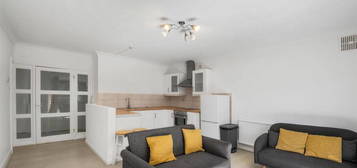 3 bedroom flat to rent