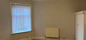 Flat to rent in Park Road, Blackpool FY1