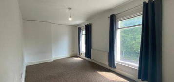 2 bed flat to rent