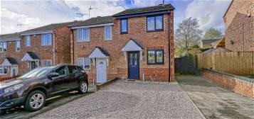 Town house for sale in Acacia Avenue, Hollingwood, Chesterfield, Derbyshire S43